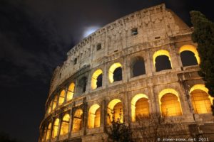 Colosseo, veduta di notte