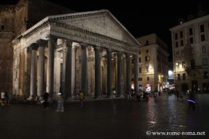 Photo du Panthéon de Rome de nuit