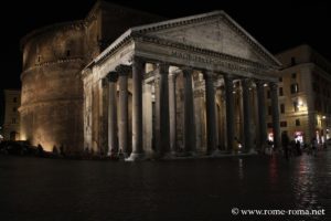 Photo du Panthéon de Rome de nuit