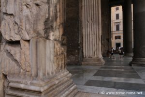 Photo du pronaos du Panthéon de Rome