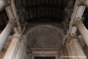 Photo du pronaos du Panthéon de Rome