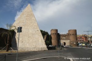 pyramide-de-caius-cestius-porte-saint-paul_4257