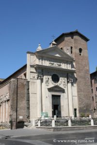 Facciata di San Nicola in Carcere