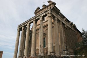 tempio-di-antonino-e-faustina-foro-romano_0090