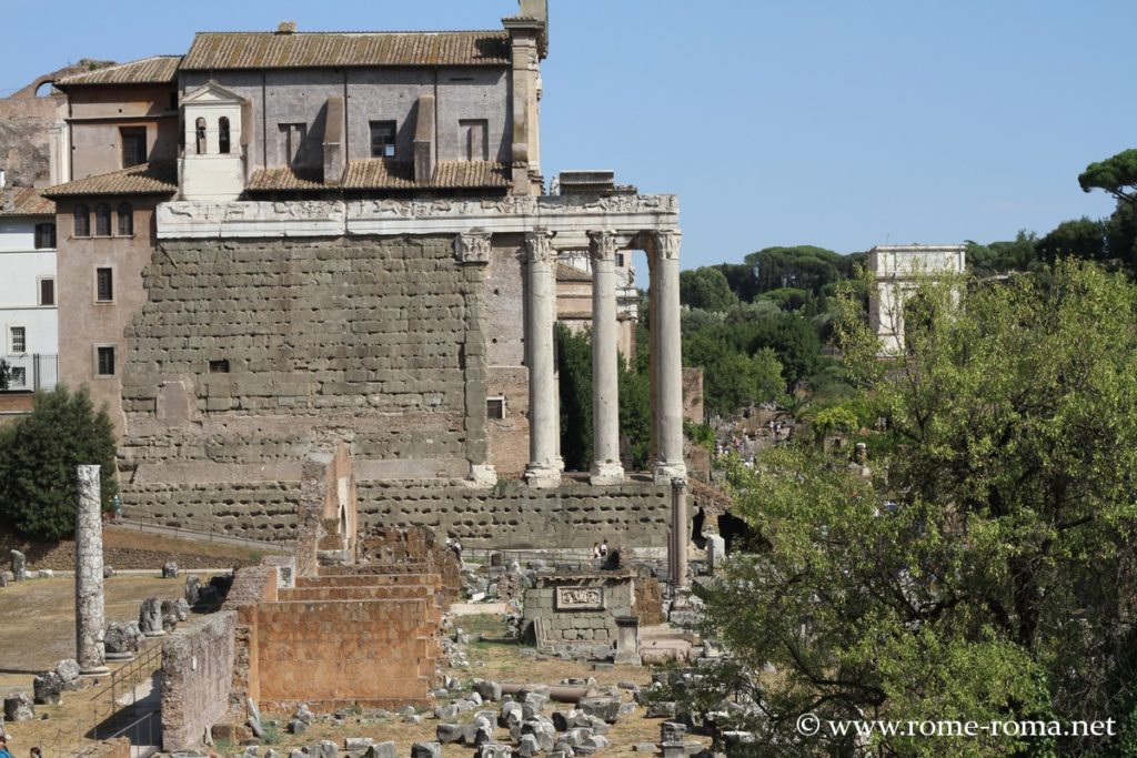 temple-antonin-et-faustine-forum-rome_4614